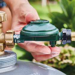 Piège Mosquito Magnet Pioneer 6 mois de protection - Livré avec 2 Packs Attractifs Atrakta & R-Octen