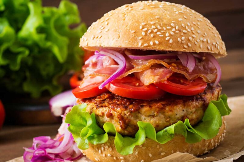 Le Hamburger américain au barbecue